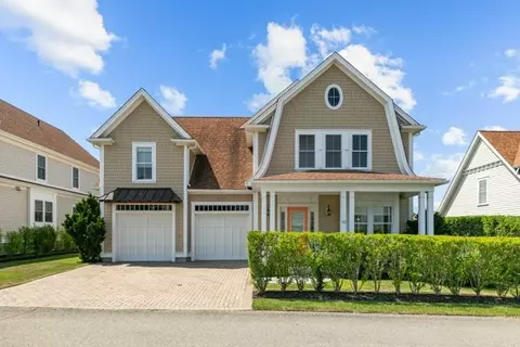 112 Newport Harbor Dr, Portsmouth, RI 02871
