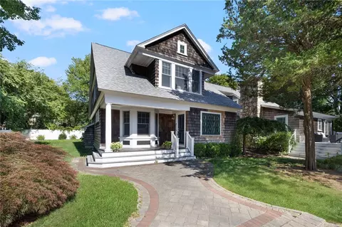 58 Dolphin Ave, Jamestown, RI 02835