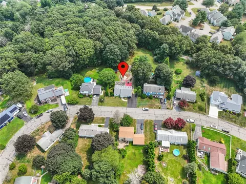 209 Bayberry Rd, Woonsocket, RI 02895 photo 1