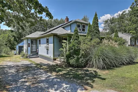 264 Sowams Rd, Barrington, RI 02806