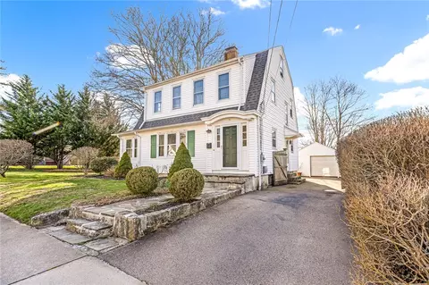 35 George St, Westerly, RI 02891 photo 2