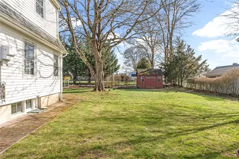 35 George St, Westerly, RI 02891 photo 4