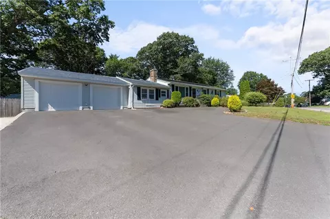 110 Wethersfield Dr, Warwick, RI 02886 photo 2