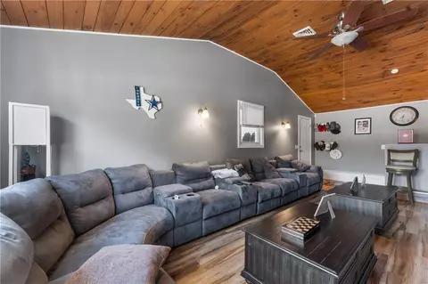 110 Wethersfield Dr, Warwick, RI 02886 photo 4