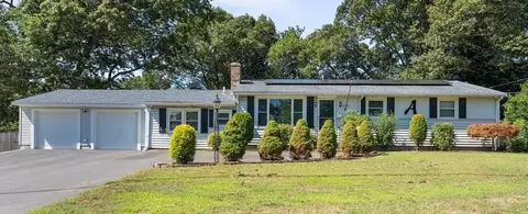110 Wethersfield Dr, Warwick, RI 02886