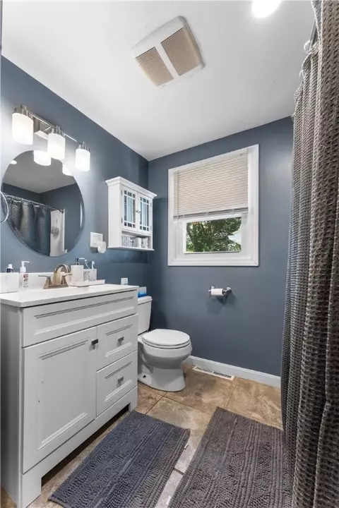 110 Wethersfield Dr, Warwick, RI 02886 photo 14