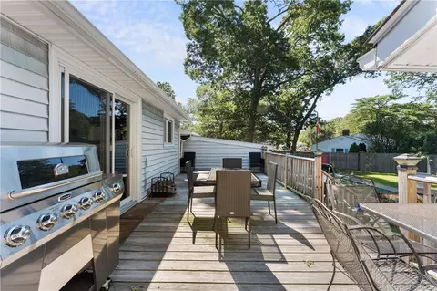 110 Wethersfield Dr, Warwick, RI 02886 photo 43