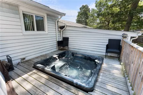 110 Wethersfield Dr, Warwick, RI 02886 photo 42