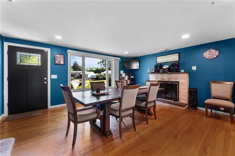 110 Wethersfield Dr, Warwick, RI 02886 photo 5
