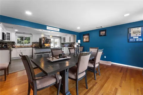 110 Wethersfield Dr, Warwick, RI 02886 photo 8