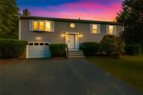 34 Winsor Ave, Johnston, RI 02919