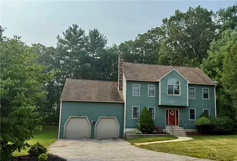 7 Pine Grove Cir, Greenville, RI 02828