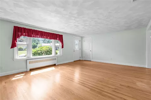 Living - 54 Frontier Rd, Warwick, RI 02889 photo 2 of 4