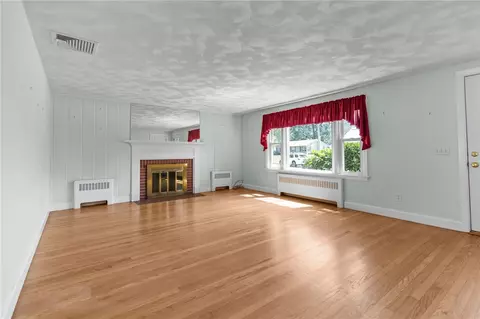 Living - 54 Frontier Rd, Warwick, RI 02889 photo 3 of 4
