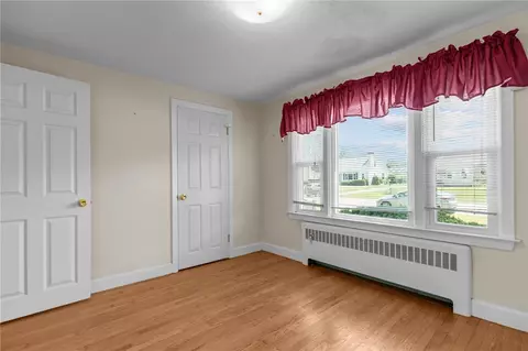 Bedroom - 54 Frontier Rd, Warwick, RI 02889 photo 7 of 8