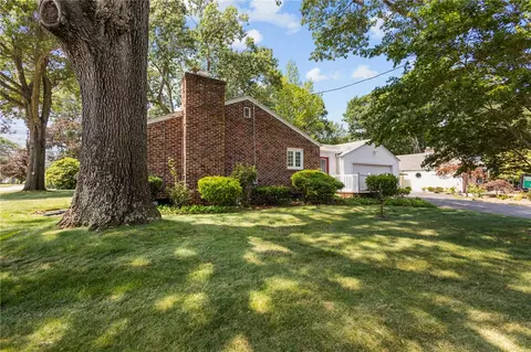 Exterior - 54 Frontier Rd, Warwick, RI 02889 photo 2 of 8