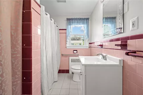 Bath - 54 Frontier Rd, Warwick, RI 02889 photo 1 of 2