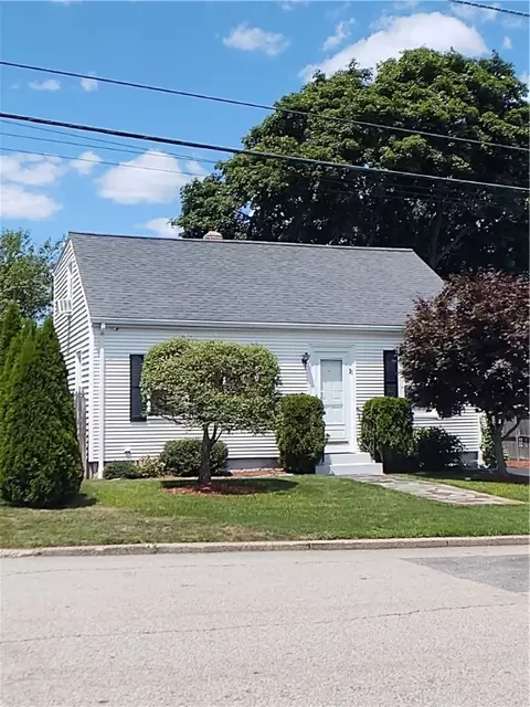 21 Urban Ave, Pawtucket, RI 02860
