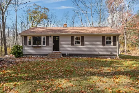 255 Rockland Rd, Scituate, RI 02857