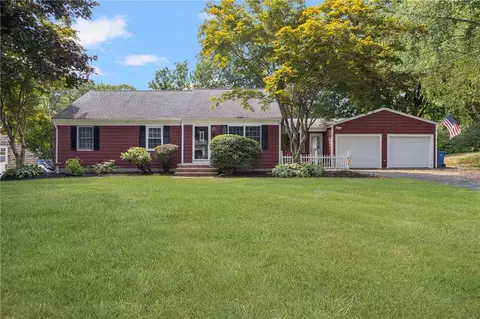 7 Arnold Dr, Cumberland, RI 02864
