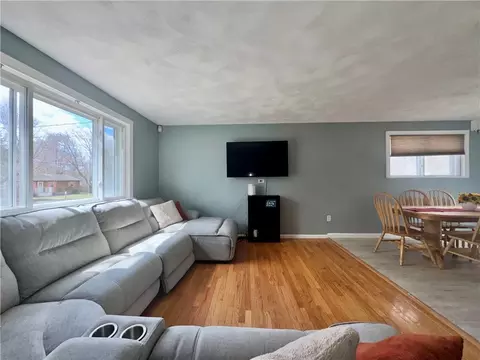 Living - 231 Smith St, Warwick, RI 02886 photo 2 of 2