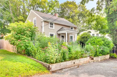 20 Victory St, South Kingstown, RI 02879