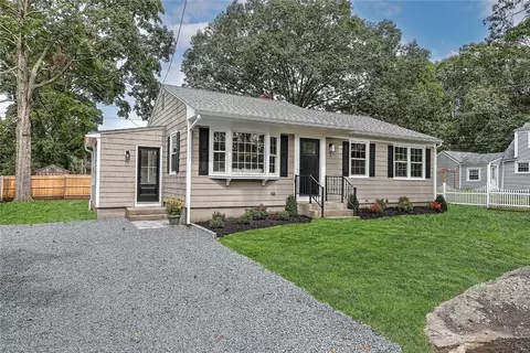 5 Williams St, Barrington, RI 02806
