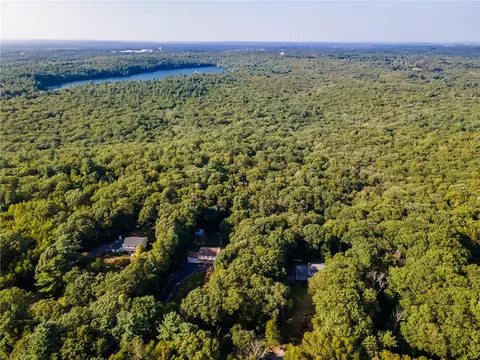 69 Bates Trl, West Greenwich, RI 02817