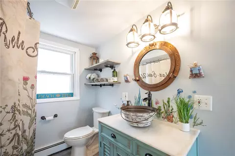 Bath - 21 Wilcox St, Warwick, RI 02889 photo 1 of 1