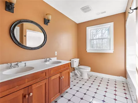 Bath - 44 Azalea Ave, Exeter, RI 02822 photo 3 of 4