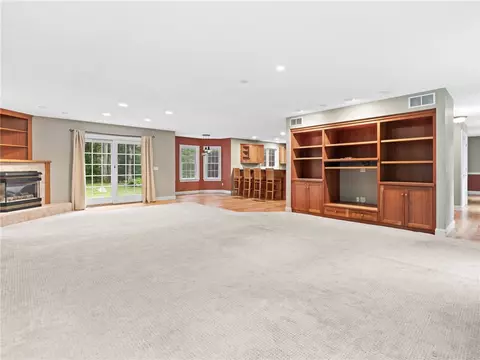 Living - 44 Azalea Ave, Exeter, RI 02822 photo 3 of 4