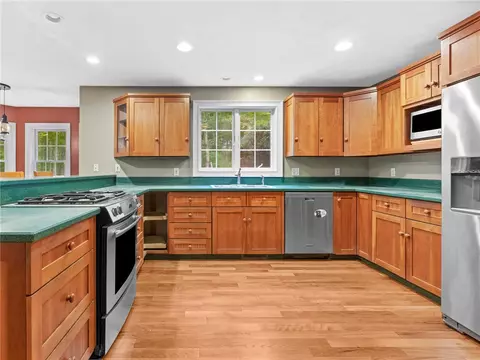 Kitchen - 44 Azalea Ave, Exeter, RI 02822 photo 2 of 4