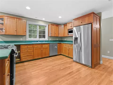Kitchen - 44 Azalea Ave, Exeter, RI 02822 photo 1 of 4