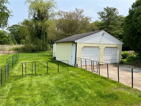 Exterior - 72 Sayles Ave, Warwick, RI 02889 photo 4 of 5