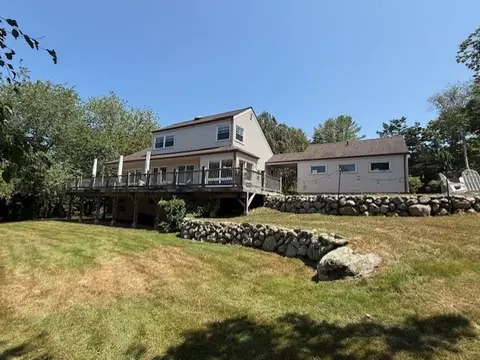15 Windward Dr, Westerly, RI 02891