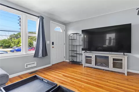 794 Main Ave, Warwick, RI 02886 photo 3