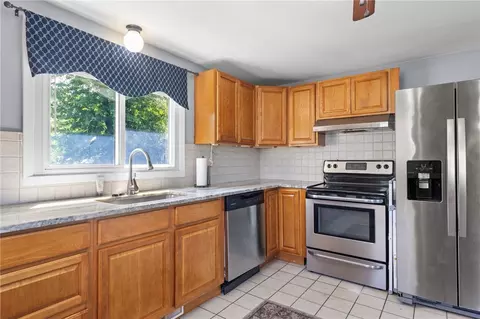 794 Main Ave, Warwick, RI 02886 photo 23