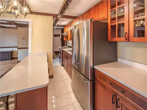45 Phillips St, Woonsocket, RI 02895 photo 8