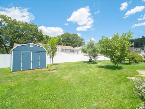 45 Phillips St, Woonsocket, RI 02895 photo 30