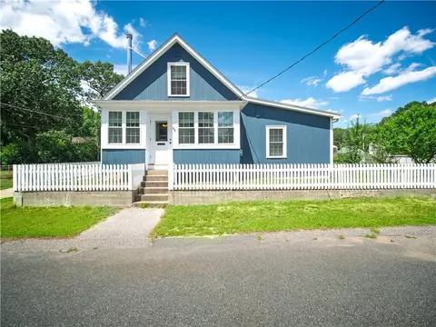 45 Phillips St, Woonsocket, RI 02895