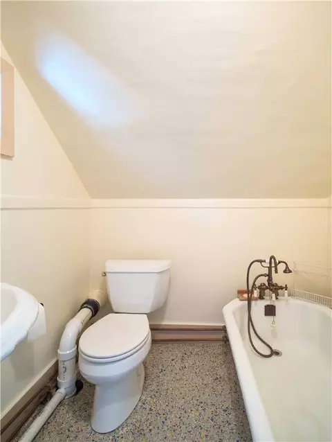 45 Phillips St, Woonsocket, RI 02895 photo 24