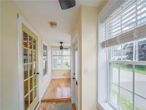 45 Phillips St, Woonsocket, RI 02895 photo 4