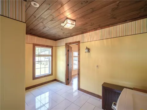 45 Phillips St, Woonsocket, RI 02895 photo 17
