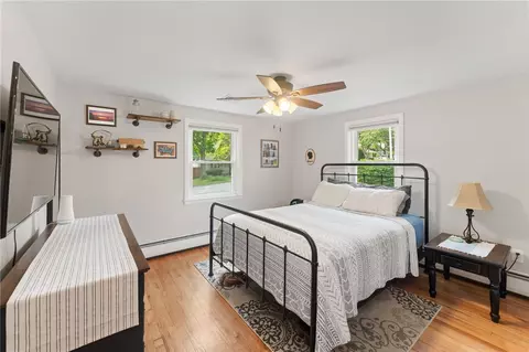 Bedroom - 103 Everglade Ave, Warwick, RI 02886 photo 2 of 6