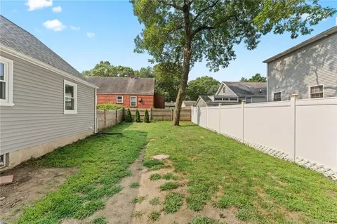 Exterior - 103 Everglade Ave, Warwick, RI 02886 photo 11 of 14