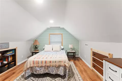 Bedroom - 103 Everglade Ave, Warwick, RI 02886 photo 5 of 6