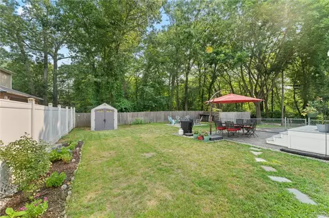 Exterior - 103 Everglade Ave, Warwick, RI 02886 photo 5 of 14