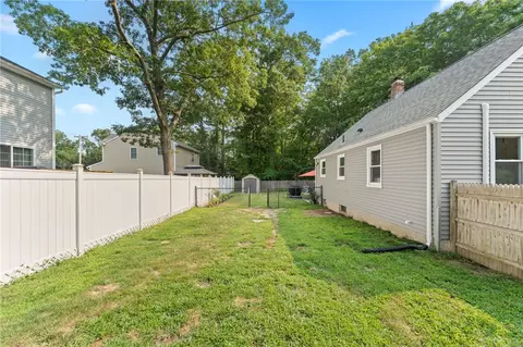 Exterior - 103 Everglade Ave, Warwick, RI 02886 photo 12 of 14