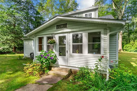 2002 Kingstown Rd, South Kingstown, RI 02879