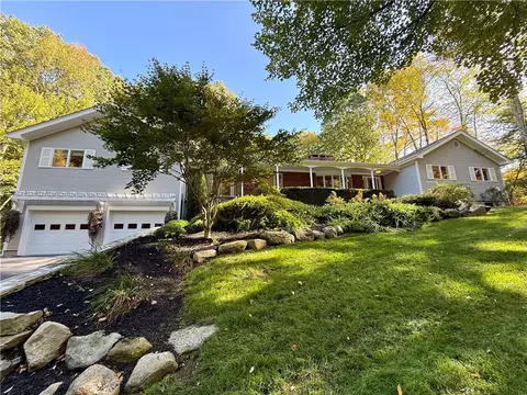 420 Chesnut St, Seekonk, MA 02771